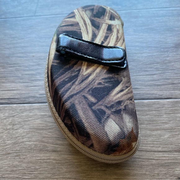 Camo Sunglasses Hard Case with Leather Belt Clip Calsport - Picture 4 of 8